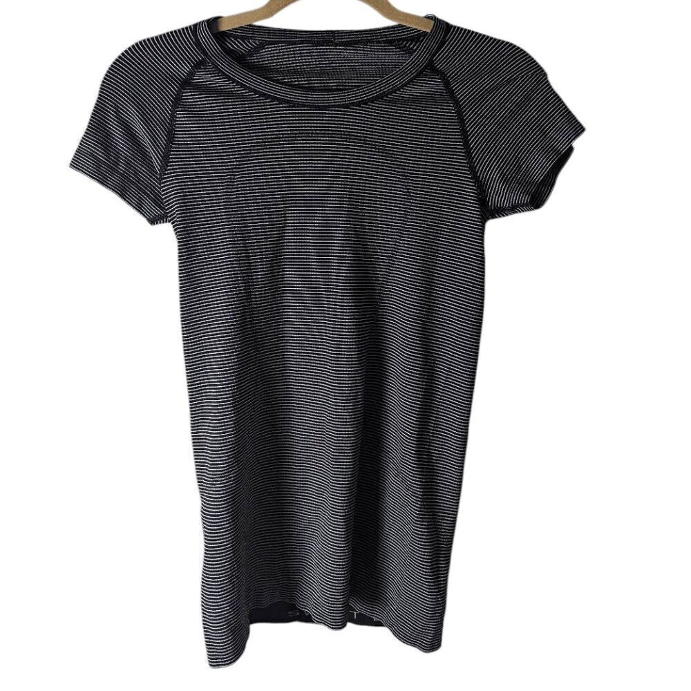 LULULEMON ATHLETICA Swiftly Tech Short Sleeve Size 4 - Picture 4 of 5